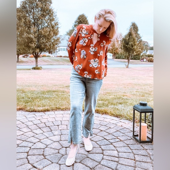 LIKE NEW 21 Contemporary Tie Back Floral Blouse - Picture 8 of 8